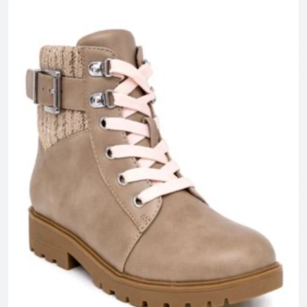 New in Box Sugar Girls Payel Buckle Detail Combat‎ Boots Pink Laces Lug Sole